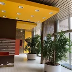 Daire Un Cocon A Deux Pas Du Metro Et Avec Parking Inclus Paris