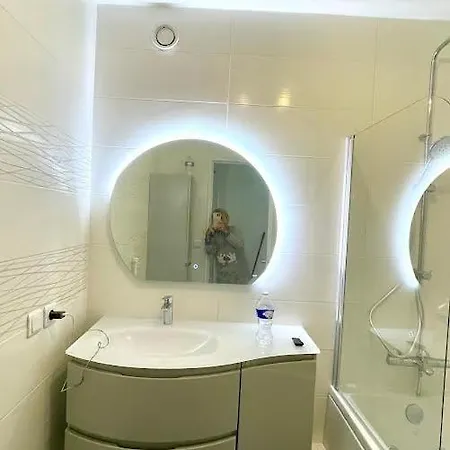 Un Cocon A Deux Pas Du Metro Et Avec Parking Inclus 65 Rue Du Javelot Apartment