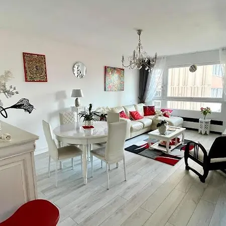 Apartment Un Cocon A Deux Pas Du Metro Et Avec Parking Inclus 65 Rue Du Javelot *
