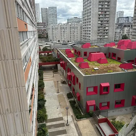 Un Cocon A Deux Pas Du Metro Et Avec Parking Inclus Appartamento