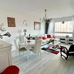 Apartment Un Cocon A Deux Pas Du Metro Et Avec Parking Inclus *