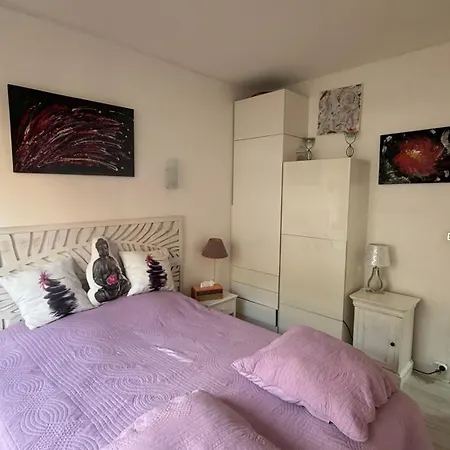 Un Cocon A Deux Pas Du Metro Et Avec Parking Inclus Apartment Paris